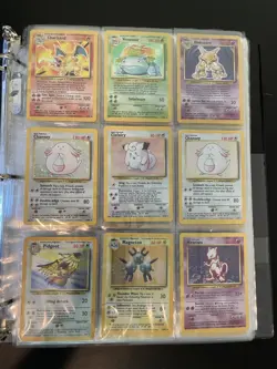 Charizard Vintage Pokemon Binder Collection - Base Set, 1st Edition, shadowless - Image 1