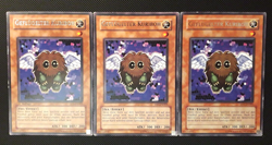 Yu-Gi-Oh! 3x Geflugelter Kuriboh, DP1-DE005, Rare, 1./2. Auflage, Deutsch, Good - Image 1