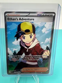 POKEMON DESTINED RIVALS - FULL ART - ETHAN'S ADVENTURE TRAINER CARD 221/182 - Image 1