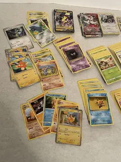 Lot 250+ Pokemon Cards - Image 2