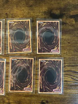 Yu-Gi-Oh Vintage Non Holo 8 Card Lot Kuriboh, Blue Eyes, Red Eyes, Dark Magician - Image 5