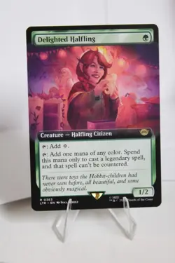 Delighted Halfling (Extended Art) 363 Universes Beyond NM Holo English 14 - Image 1
