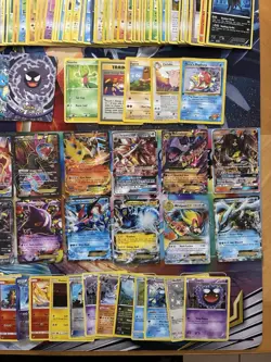 Vintage Pokemon Card Lot Holo Etc MP-Damaged Gengar Charizard Umbreon Fire 450+ - Image 2