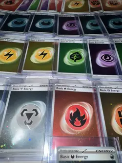 33X Holo Energy Pokemon Cards Lot All Cards Are Mint Condition. - Image 3