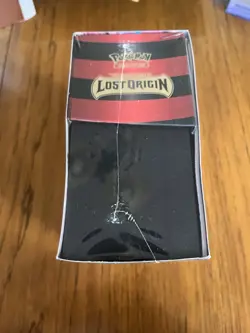 Pokemon TCG: Sword & Shield Lost Origin Elite Trainer Box SEALED Slight Tear - Image 5
