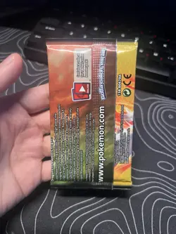 Pokemon TCG Dragon Majesty Booster Pack Reshiram Art New Sealed 2018 - Image 2