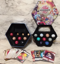 2008 BAKUGAN Lot - 15 Battle Brawlers Figures 19 Metal & 19 Reg Cards in Tin Box - Image 1