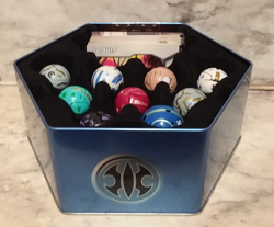 2008 BAKUGAN Lot - 15 Battle Brawlers Figures 19 Metal & 19 Reg Cards in Tin Box - Image 3