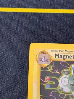 C285 POKEMON TCG MAGNETON 26 NON-HOLO VG-NM CARD FOSSIL - Image 3