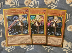 x3 Sky Striker Ace - Raye - Gold Rare MGED EN017 1st Edition Playset Yugioh - Image 1
