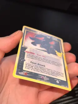 Umbreon Star 17/17 Celebrations: Classic Collection Holo Pokemon Card - Image 1