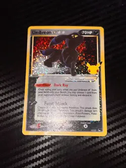 Umbreon Star 17/17 Celebrations: Classic Collection Holo Pokemon Card - Image 4