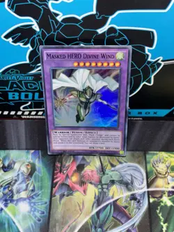 Masked HERO Divine Wind SDHS-EN043 Structure Deck: HERO Strike 1st Edition - Image 1