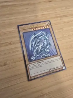 Blue-Eyes White Dragon Ultimate Rare OP28-EN001 Yugioh - Image 2