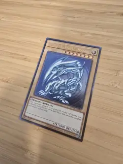 Blue-Eyes White Dragon Ultimate Rare OP28-EN001 Yugioh - Image 3
