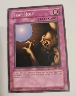 Yu-Gi-Oh Karten Set 1996 - Crimson Sentry LON-033 & Trap Hole SDP-041 zusammen - Image 3