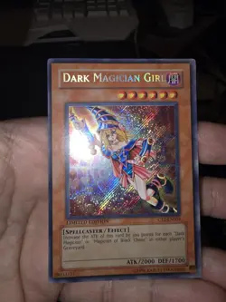 YUGIOH TCG Dark Magician Girl CT2-EN004 Secret Rare Holo 2005 Tin NM - Image 4