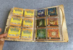 Pokemon Action Flipz 3D Hologram Set Collection Album / 18 Cards Included - Image 4