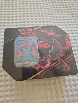 🔥🦅 POKEMON CROWN ZENITH GALARIAN MOLTRES SEALED TIN (5 BOOSTER PACKS) ✅ - Image 1