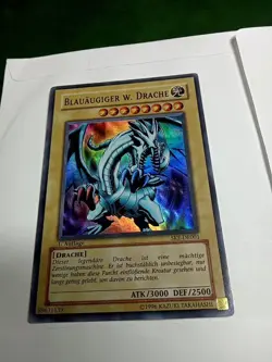Yu-Gi-Oh Blauaugiger Weisser Drache SKE-DE001 - 1. Auflage Super Rare - Image 1
