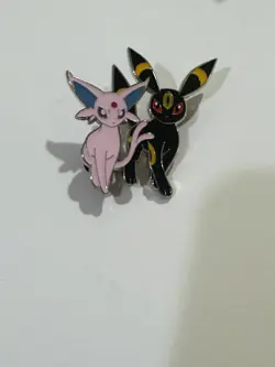 UMBREON AND ESPEON EX PRISMATIC EVOLUTIONS PROMO CARDS FIGURE PIN AND FIGURINE - Image 5