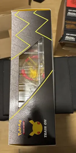 Pokemon Pikachu TCG Celebrations Premium Figure Collection VMAX 25th Anniversary - Image 4