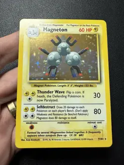 Magneton 9/102 Holo Bleed Error 1999 Base Set Pokemon Card TCG LP - Image 4