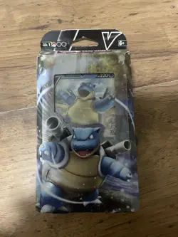 Pokemon TCG v Battle Deck Blastoise Theme, Card Deck 820650808395 - Image 1