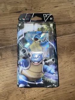 Pokemon TCG v Battle Deck Blastoise Theme, Card Deck 820650808395 - Image 2