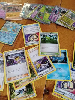LOT Vintage Pokemon TCG MIX OF HOLOS AND RARES Base Common Mix - Image 3