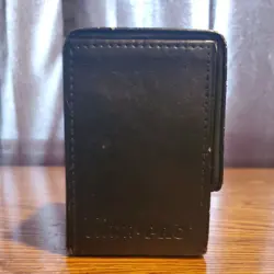 Magic The Gathering Ultra Pro Swamp Black Magnetic Flip Deck Box - Image 4