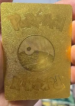 2020 Pokemon Pikachu V HP 190 Charge - Thunderbolt 200 043/185 (GameFreak) - Image 2