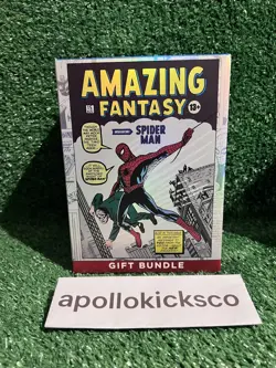 Magic The Gathering Marvel's Spider-Man Gift Bundle English 2025 in hand - Image 1