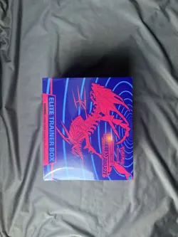 Pokemon TCG Darkness Ablaze Elite Trainer Box - Image 1