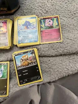Pokemon Collection (246 cards + 3 Tins) - Base set, Holos, Rares, Common - Image 4