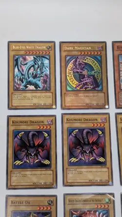 Blue-Eyes White Dragon BPT-009 Secret Rare with 24 Other Cards SDY-006 - Image 2