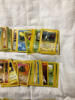 LOT OF ~200 VINTAGE POKEMON CARDS - Image 3