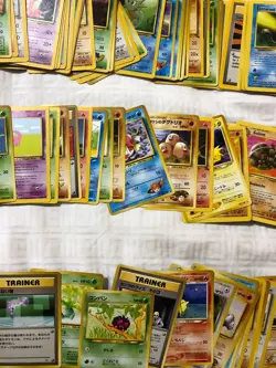 LOT OF ~200 VINTAGE POKEMON CARDS - Image 5
