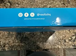 Vault X Neon Neon Blue Exo Tec Zip Binder 12 Pocket Side Loading Holds 480 Cards - Image 4