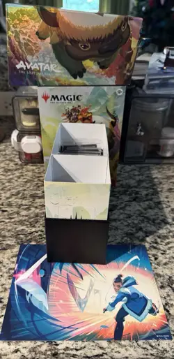Avatar Magic the Gathering Foil Deck Box, Land Pack, Tokens & Avatar bulk Cards - Image 1