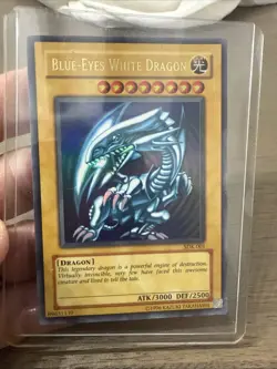 Blue-Eyes White Dragon (Version 1) LCKC-EN001 Legendary Unlimited Edition - Image 1