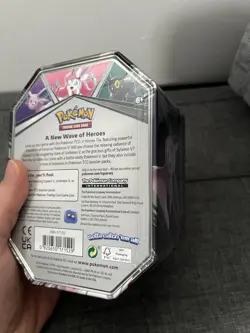 Pokemon TCG Heros Tin Umbreon V 2022 Sealed - Image 4