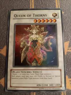 1x Queen of Thorns Super Rare CSOC-EN042 Light Play - Image 1