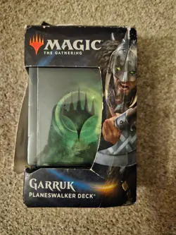 Magic the Gathering Deck - Garruk Planeswalker - 2021 (Box damaged cards sealed) - Image 1
