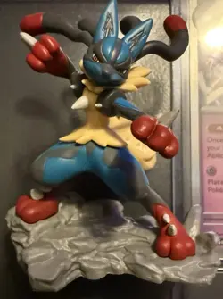 Mega Lucario Statue W/ 4 Holo Pokemon Cards +12 Mystery cards + Mystery gift - Image 2