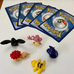 Lot of 5 Pokemon Cards and 5 Pokemon Figures -Lot # 27 - Image 1