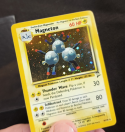 Magneton 9/130 Base Set 2 Unlimited Holo Rare 2000 WOTC Pokemon TCG Card LP - Image 2