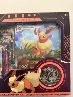 Pokemon TCG FLAREON VMAX Premium Collection Evolving Skies 2022 *Factory Sealed* - Image 4
