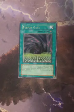 Yugioh! Fusion Gate - DB2-EN030 Dark Beginning 2 Unlimited - Light Play - Image 1