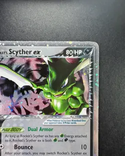 2004 POKEMON SCYTHER EX TEAM ROCKET RETURNS 102/109 ROCKET'S SCYTHER EX-HOLO TCG - Image 3